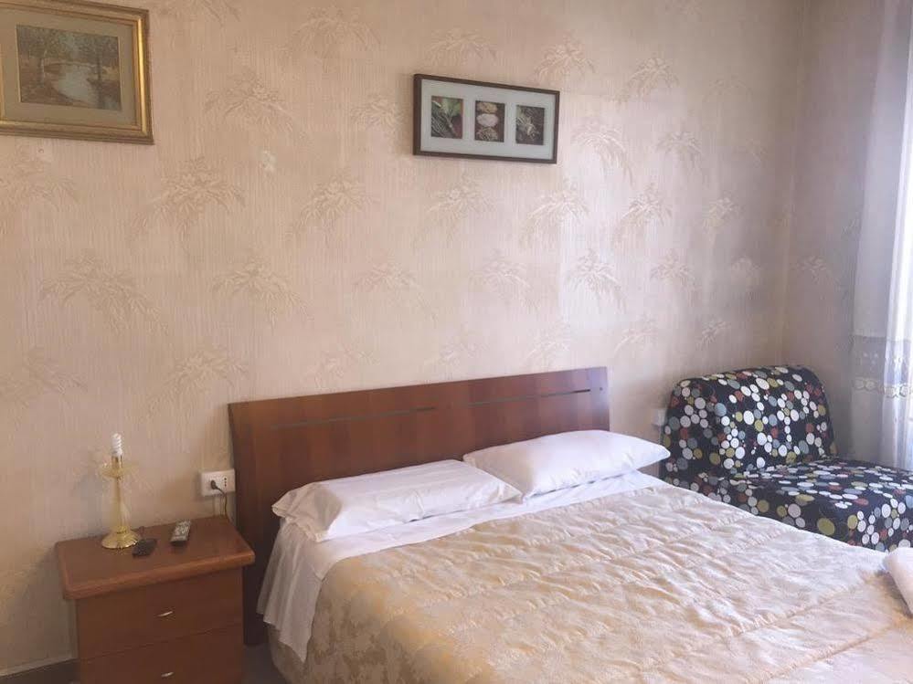 Zhihua Guest House 罗马 外观 照片